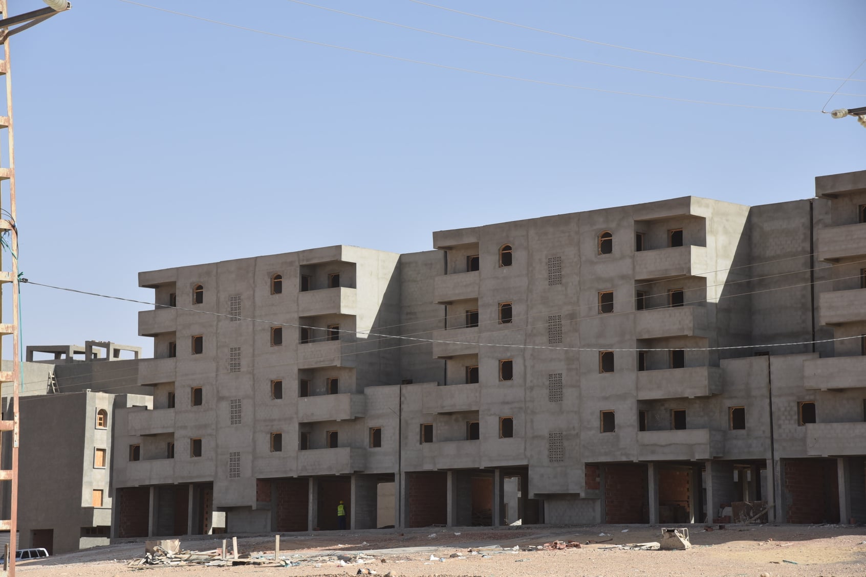 زيارة ميدانية لعدد من المشاريع السكنية الجاري انجازها ببلدية بسكرة