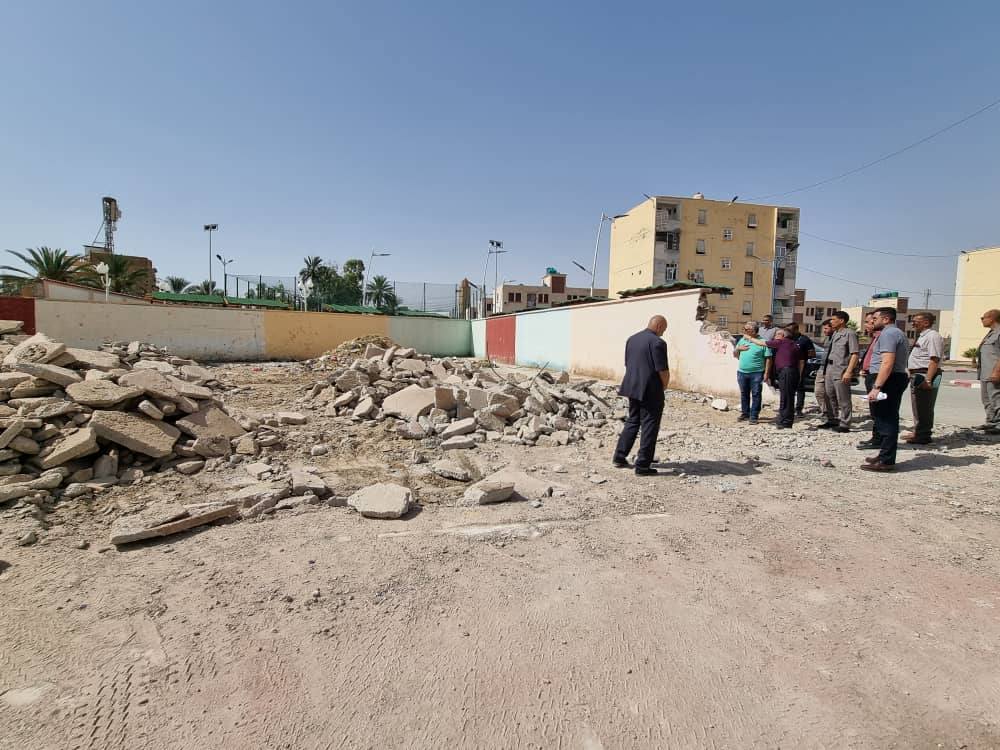 معاينة أشغال تهيئة وإعادة الإعتبار للفضاء المحاذي لشارع 08 مارس و المدرسة الجديدة التعويضية “الجيل الصاعد”