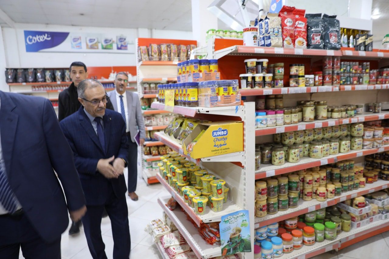 معاينة أحد الفضاءات التجارية الكبرى بمدينة بسكرة