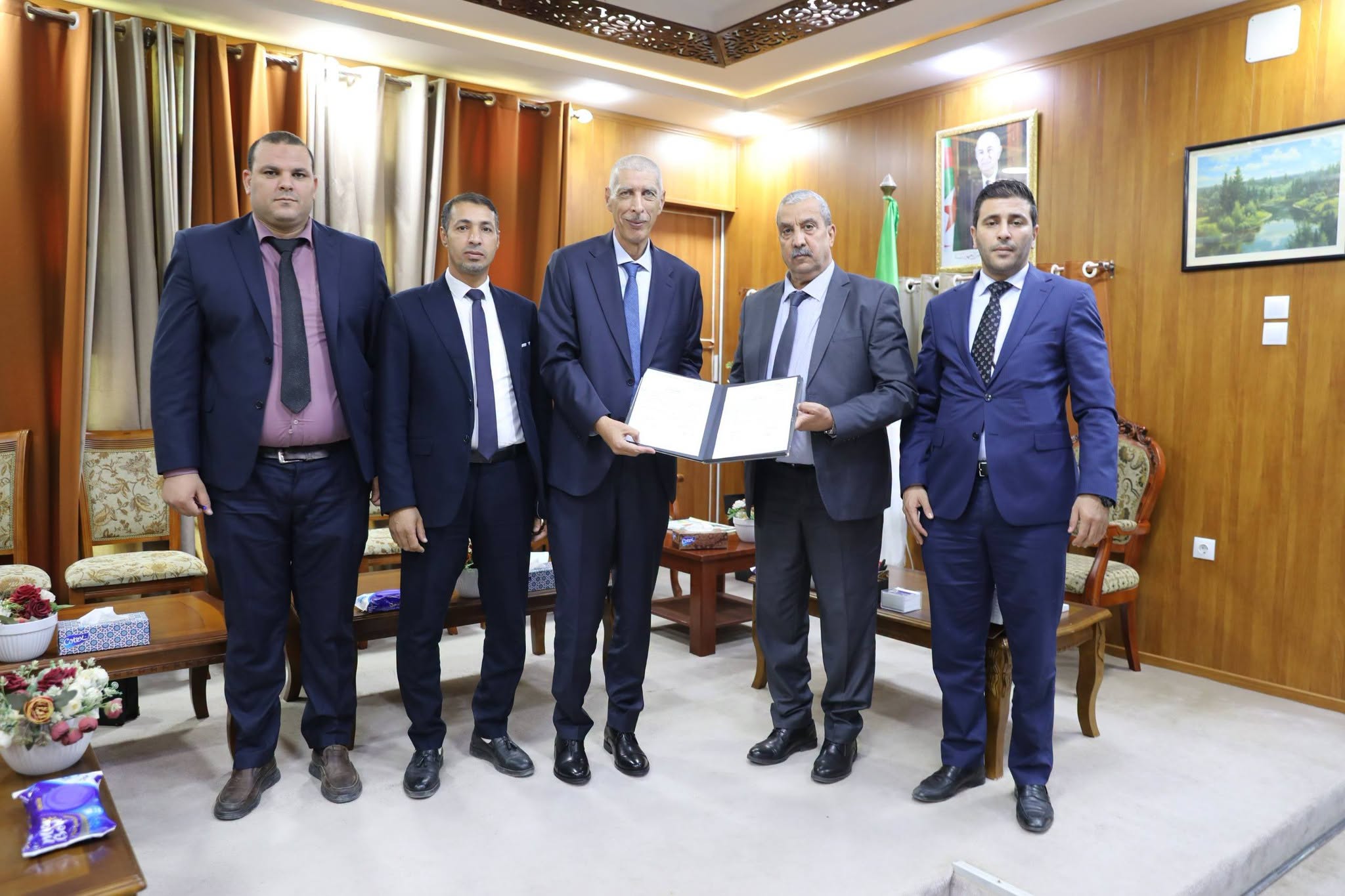 تنصيب مدير التعمير و البناء والهندسة المعمارية لولاية بسكرة